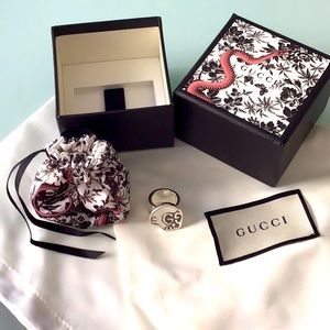 Gucci ghost skull ring